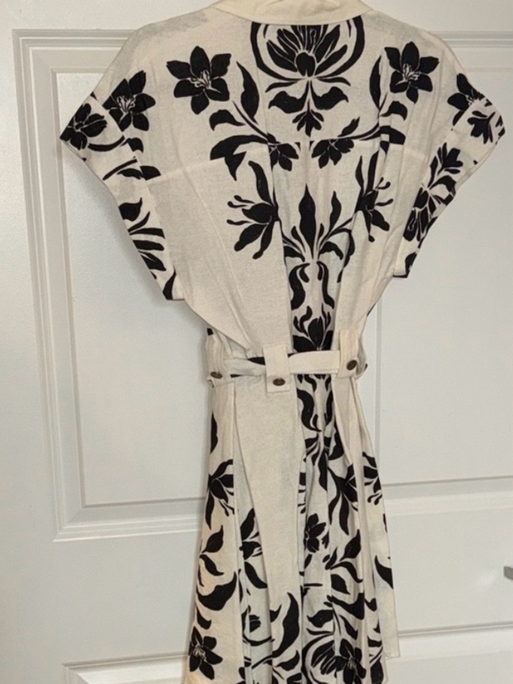 Zara Cream Mini Dress with Black Floral Print - Picture 4 of 10